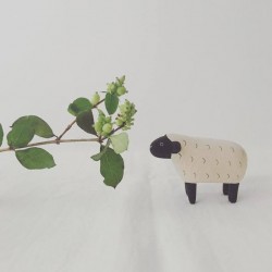 Mouton de la marque japonaise Pole Pole T-Lab